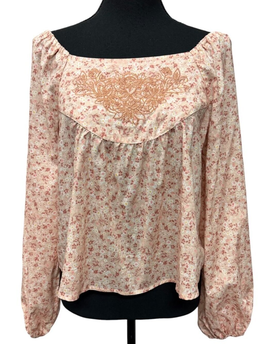 A Collective Story Blush Floral Embroidered Peasant Top Medium Cottagecore Boho - Picture 2 of 10